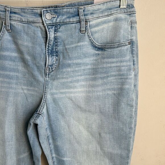 Chico’s So slimming Girlfriend Ankle Jeans 2R=12-14 - Picture 2 of 7